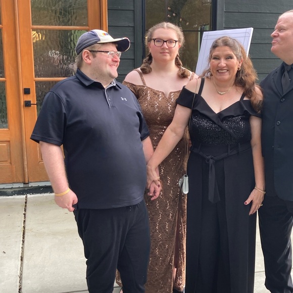 Meet your Posher, Christine - Picture 2 of 3